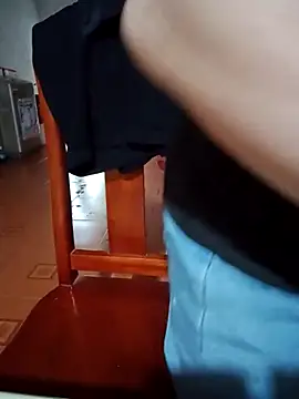 JasminePham online show from October 6, 2025, 2:13 am