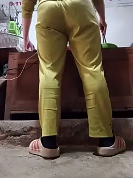 JasminePham online show from March 11, 2025, 7:03 am