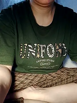 JasminePham online show from October 9, 2025, 1:06 am