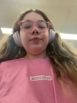 Snapshot of brooklynivy chatting on November 18, 2025, 7:55 am brooklynivy online show from November 18, 2025, 7:55 am