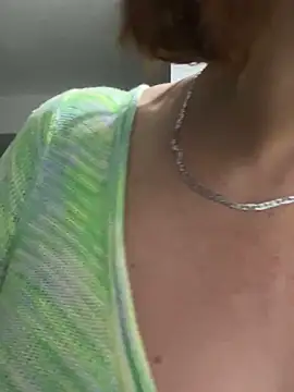 anastasia and jordan online show from November 25, 2025, 7:52 am