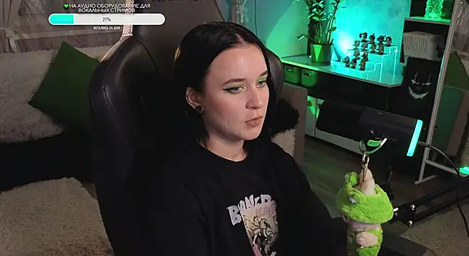 KiraLiLime online show from October 4, 2025, 11:06 pm