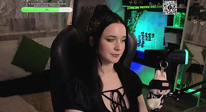 KiraLiLime online show from October 22, 2025, 6:40 pm