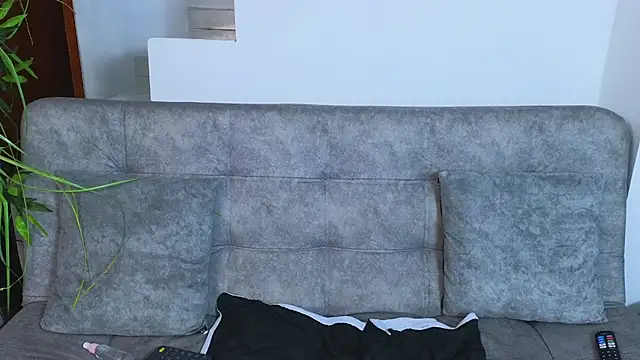 Snapshot of Lorenne_Miller chatting on March 18, 2025, 5:12 am Lorenne Miller online show from March 18, 2025, 5:12 am