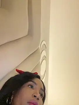 Jessie-pradoo online show from September 28, 2025, 2:29 am