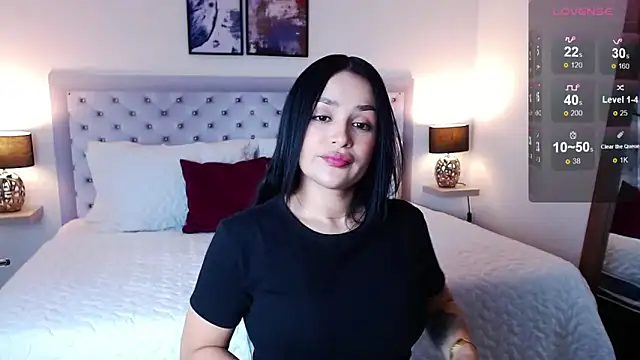 sarascottt online show from March 18, 2025, 2:28 pm