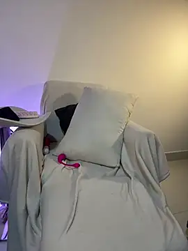 paula perez09 online show from March 14, 2025, 8:10 am