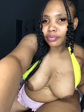 Anaelle24 online show from March 4, 2025, 7:32 pm