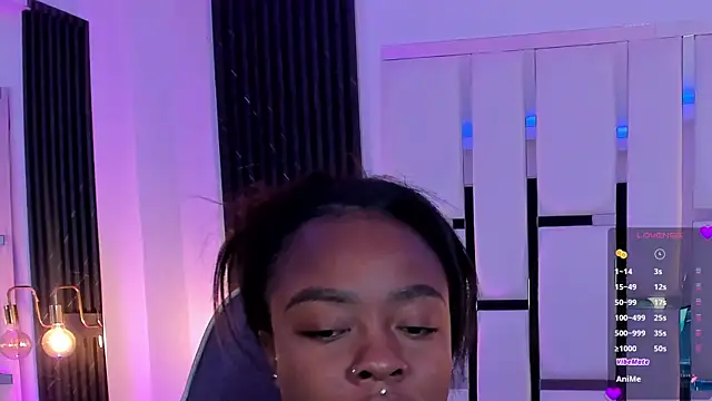 mia schwarz online show from November 17, 2025, 7:12 am