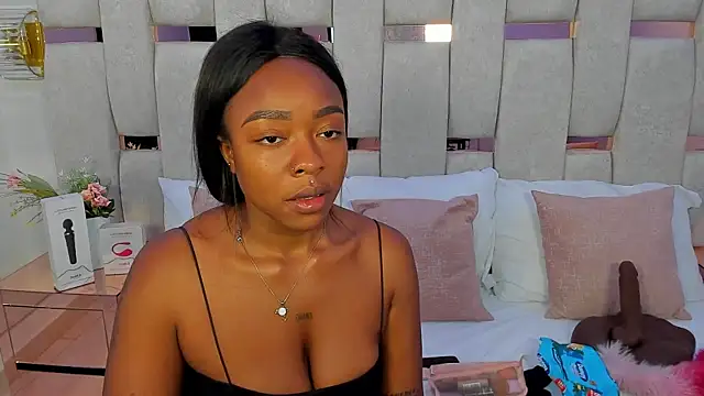 mia schwarz online show from January 18, 2025, 7:48 pm