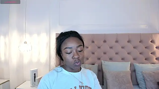 mia schwarz online show from January 14, 2025, 9:30 pm