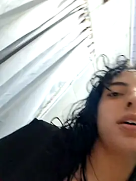 Snapshot of Sweet-diamondxxx chatting on June 15, 2026, 11:15 pm Sweet-diamondxxx online show from June 15, 2026, 11:15 pm