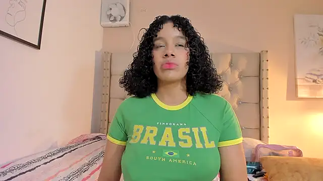 vanesasexyhot21 online show from October 24, 2025, 1:48 am