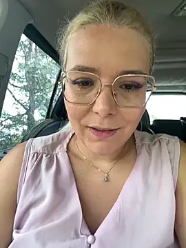 EmyLana online show from September 10, 2025, 8:24 am