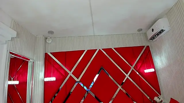 SusanCouper online show from September 9, 2025, 10:41 pm