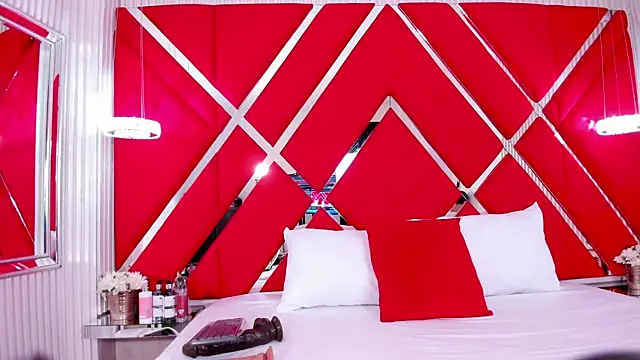 SusanCouper online show from September 12, 2025, 10:42 pm