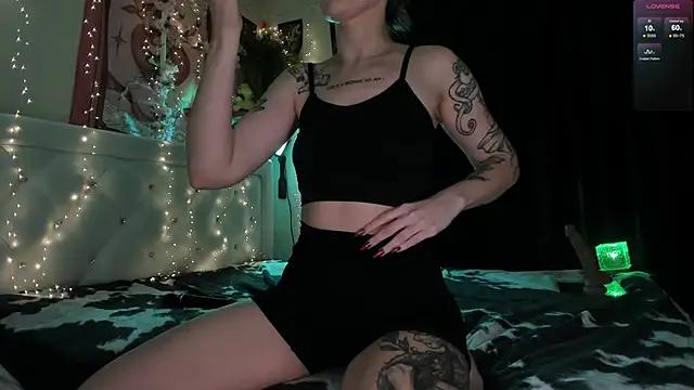 Natural pussy online show from September 25, 2025, 7:20 pm