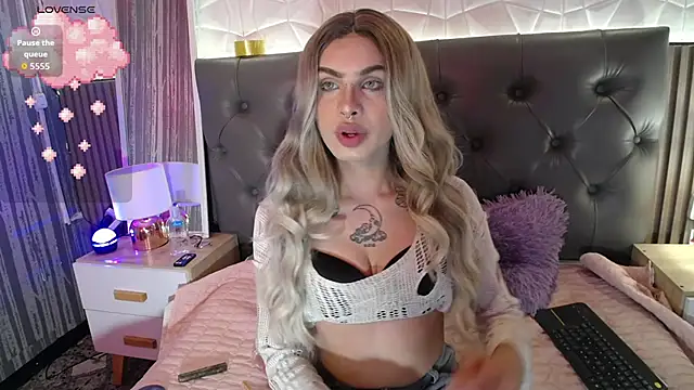 amapola hs online show from September 25, 2025, 9:43 pm