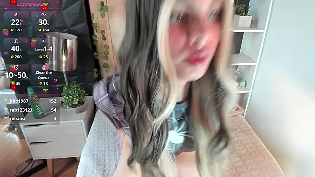 amapola hs online show from April 10, 2026, 9:55 pm