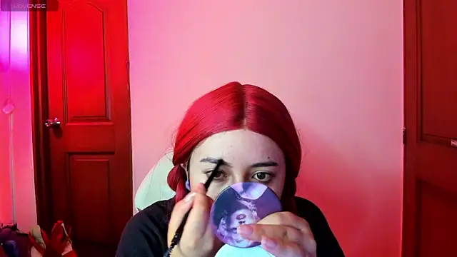 larissa01  online show from March 21, 2025, 2:50 am