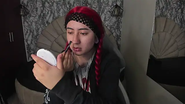 larissa01  online show from March 12, 2025, 2:41 am