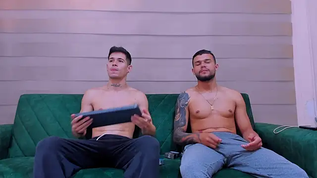 Snapshot of hot_day chatting on October 8, 2025, 8:31 pm hot day online show from October 8, 2025, 8:31 pm