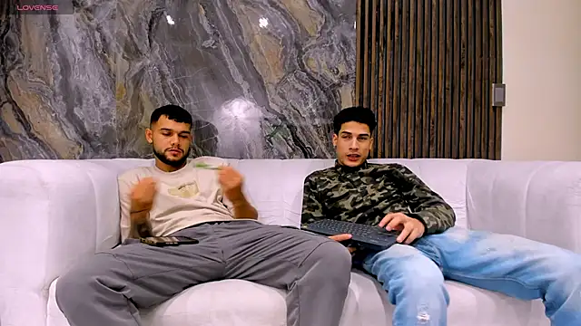 Snapshot of hot_day chatting on March 21, 2025, 2:28 am hot day online show from March 21, 2025, 2:28 am