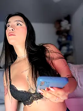 -Loren- online show from January 7, 2026, 11:37 am