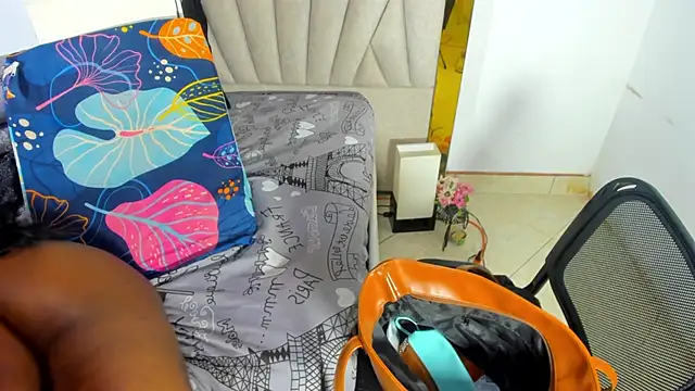 Snapshot of Evelonga_707 chatting on March 6, 2025, 7:32 pm Evelonga 707 online show from March 6, 2025, 7:32 pm