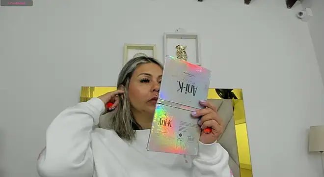 ariana-martins online show from March 14, 2025, 3:15 am