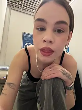 Street young online show from April 12, 2026, 1:36 pm