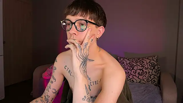 anahori  simon online show from September 28, 2025, 6:04 pm