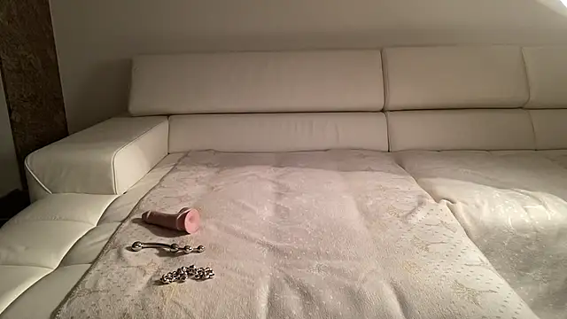 sexyLolia11 online show from September 27, 2025, 10:49 pm