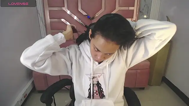 Tyna ch online show from March 6, 2025, 4:28 pm