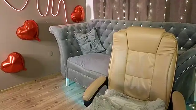 GloriNichols online show from February 22, 2025, 9:45 am