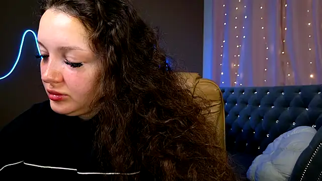 GloriNichols online show from September 23, 2025, 5:25 am