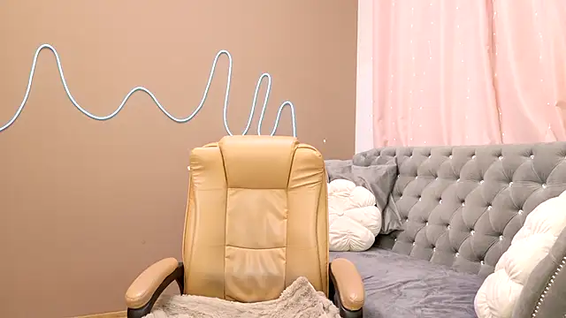 GloriNichols online show from October 15, 2025, 11:40 am