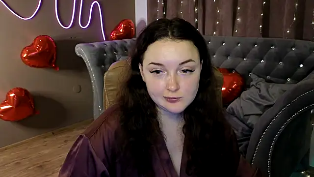 GloriNichols online show from February 21, 2025, 7:01 am