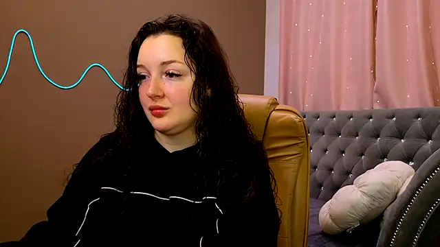 GloriNichols online show from October 4, 2025, 3:41 am