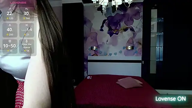 AriaGray online show from April 9, 2026, 12:44 pm