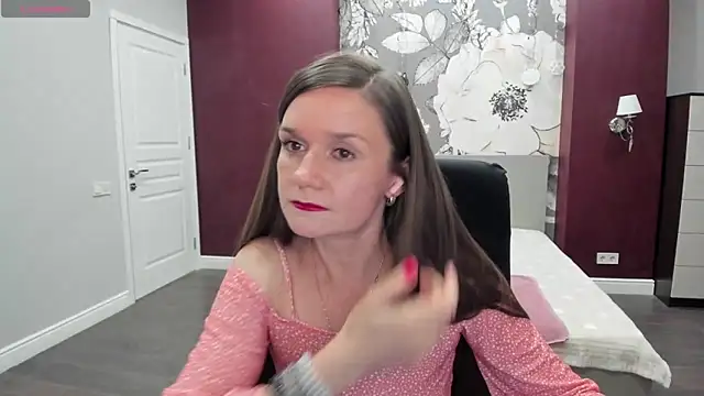 AriaGray online show from September 13, 2025, 9:59 pm