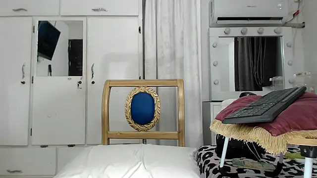 Snapshot of marcella6 chatting on February 21, 2025, 4:48 pm marcella6 online show from February 21, 2025, 4:48 pm