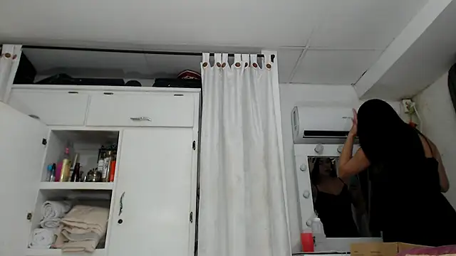 Snapshot of marcella6 chatting on October 9, 2025, 11:33 am marcella6 online show from October 9, 2025, 11:33 am