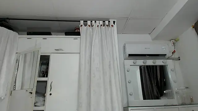 Snapshot of marcella6 chatting on February 14, 2025, 7:49 am marcella6 online show from February 14, 2025, 7:49 am