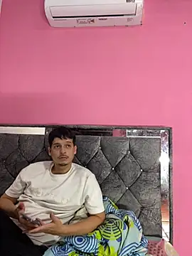 Snapshot of FerneyManti chatting on October 4, 2025, 8:49 am FerneyManti online show from October 4, 2025, 8:49 am