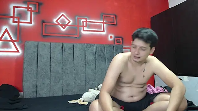 Snapshot of FerneyManti chatting on October 14, 2025, 1:34 pm FerneyManti online show from October 14, 2025, 1:34 pm