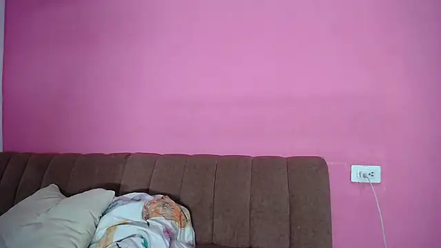 Snapshot of FerneyManti chatting on October 3, 2025, 11:12 am FerneyManti online show from October 3, 2025, 11:12 am