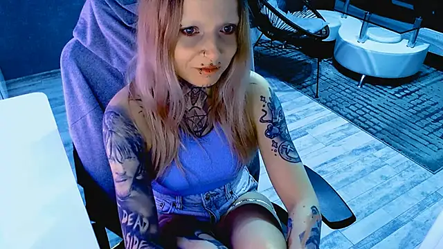 InesGold online show from April 18, 2026, 8:20 pm