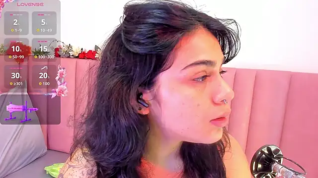 zyle boobs online show from October 25, 2025, 12:17 pm