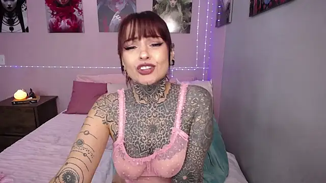 LolaRouse online show from September 30, 2025, 7:31 pm